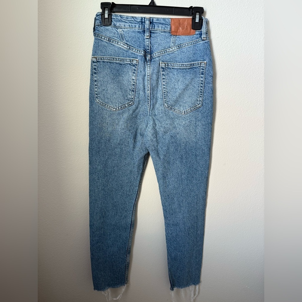 BDG Edie Raw Hem Blue Denim Jeans Size 26 - Picture 4 of 6